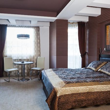 Mola Hotel Skopje Esterno foto
