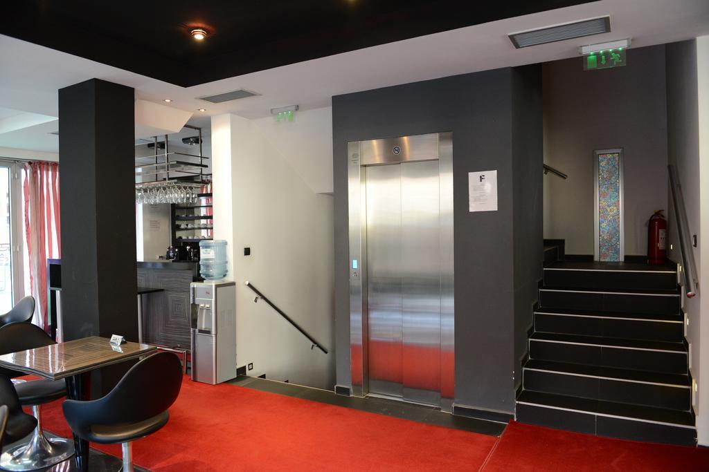 Mola Hotel Skopje Esterno foto