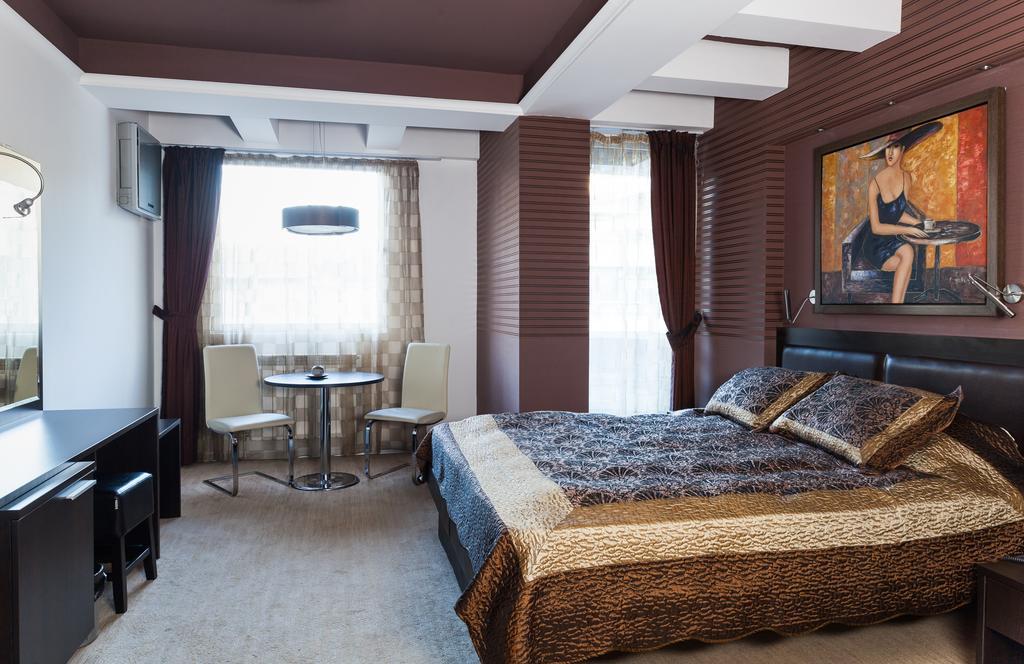 Mola Hotel Skopje Esterno foto